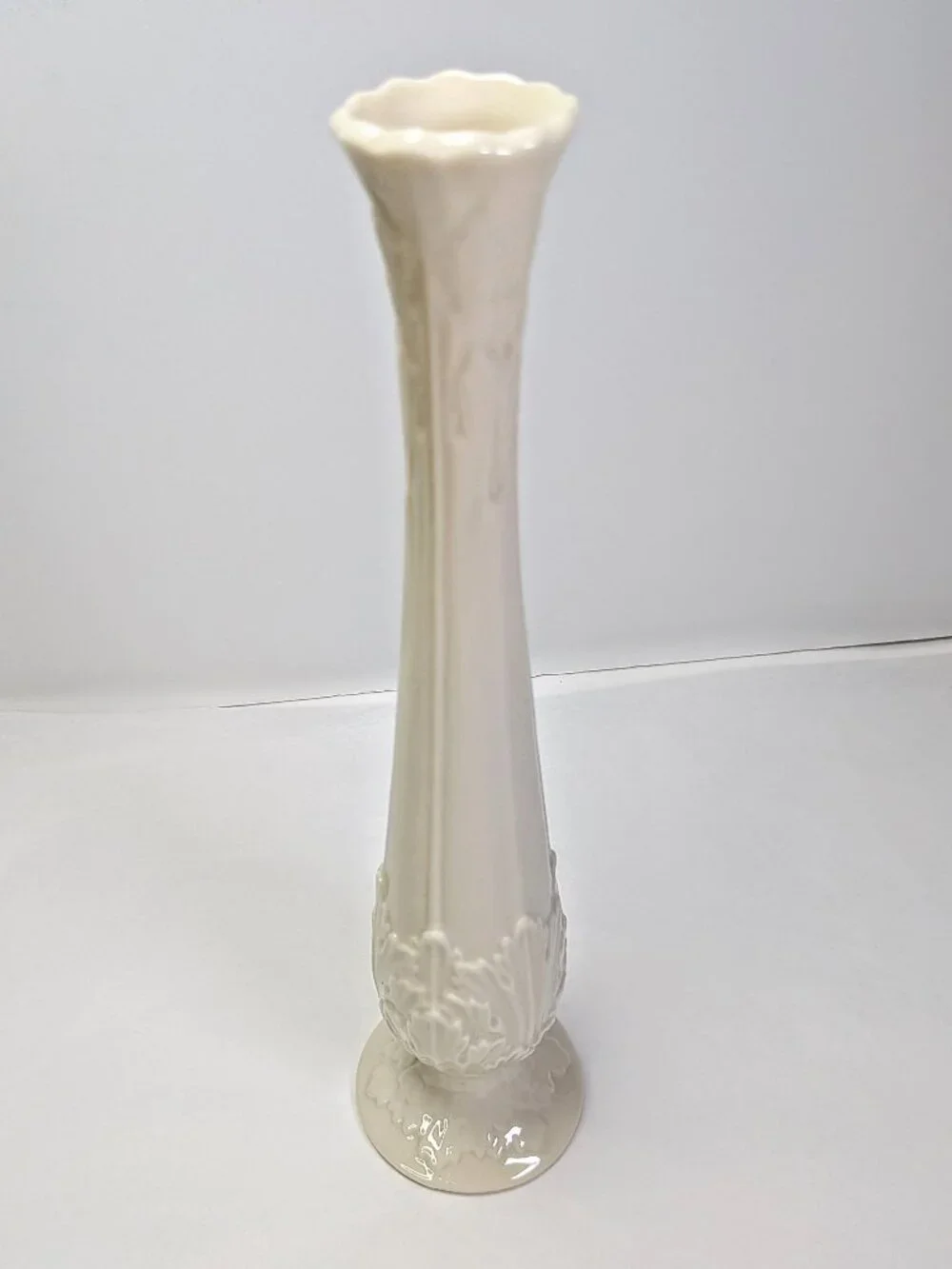 Lenox VTG 10.75” Ivory Tree of Life Scalloped Ribbed Porcelain Fine Bud Vase